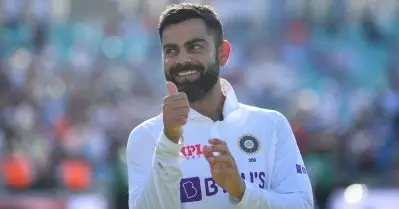 നീ മലിംഗയെ പോലെയാണല്ലോ പന്തെറിയുന്നത്, ബംഗ്ലാ സ്പിന്നറോട് കളിക്കളത്തില്‍ വിരാട് പറഞ്ഞത്; വൈറല്‍ വീഡിയോ