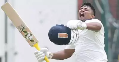 ‘ട്രെബിളിലെ’ ഒന്നാമനും മൂന്നാമനും; സാക്ഷാല്‍ കിങ്ങിന് പോലുമില്ലാത്ത നേട്ടത്തില്‍ സര്‍ഫറാസ്