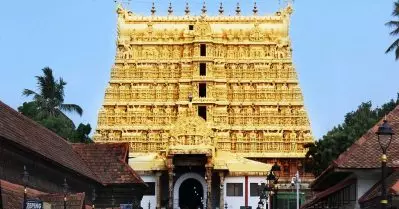 പത്മനാഭ സ്വാമി ക്ഷേത്രത്തില്‍ മോഷണം; മോഷ്ടിച്ചത് ലോക്കറിലെ 13 പവന്‍ സ്വര്‍ണം