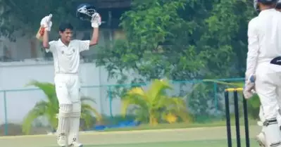 ആദ്യ ദിവസം തന്നെ തകര്‍പ്പന്‍ സെഞ്ച്വറി; വയനാടിനെ ഹരം കൊള്ളിച്ച് വമ്പന്‍ സ്‌കോറിലേക്ക് കേരളം