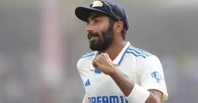 ബുംറയ്ക്ക് മാത്രമായി ഇന്ത്യയെ ജയിപ്പിക്കാനാവില്ല; ഇന്ത്യക്ക് മുന്നറിയിപ്പുമായി മുൻ താരം