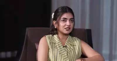 ‘മലയാളം അറിയില്ലേ, കാണിക്കുന്നതെല്ലാം മനഃപൂര്‍വം’; നസ്രിയക്കെതിരെ ‘സദാചാര’ പൊലീസ്