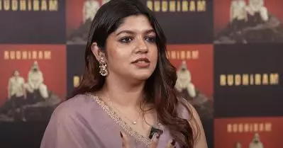 തമിഴില്‍ ഇത്രയും സ്ലാങ്ങുകള്‍ ഉണ്ടെന്ന് അന്ന് മനസിലായി; ഡയലോഗുകള്‍ എനിക്ക് മനപാഠമായിരുന്നു: അപര്‍ണ ബാലമുരളി