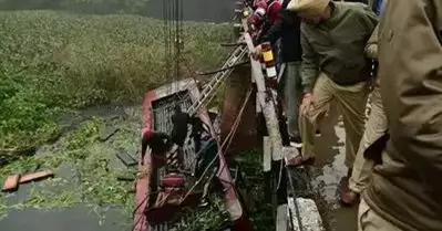 പഞ്ചാബില്‍ ബസ് ഓടയിലേക്ക് മറിഞ്ഞ് എട്ട് മരണം