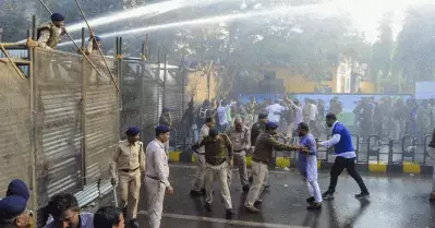 അമിത് ഷായുടെ അംബേദ്ക്കര്‍ വിരുദ്ധ പരാമര്‍ശത്തിനെതിരെ പ്രതിഷേധിച്ച കോണ്‍ഗ്രസ് പ്രവര്‍ത്തകരെ അറസ്റ്റ് ചെയ്ത് ചത്തീസ്ഗഡ് പൊലീസ്