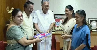 ഹേമകമ്മറ്റി റിപ്പോര്‍ട്ടില്‍ പരസ്യപ്പെടുത്താത്ത ഭാഗം പുറത്തുവിടുന്നതില്‍ തീരുമാനം മാറ്റി വിവരാവകാശ കമ്മീഷന്‍