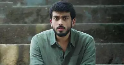 മലയാളം ഫിലിം ഇന്‍ഡസ്ട്രിയില്‍ തെറ്റായ ചില തെരഞ്ഞെടുപ്പുകള്‍ നടത്തി; അന്യനായി കാണുന്നപോലെ തോന്നിയിട്ടുണ്ട്: കാളിദാസ് ജയറാം