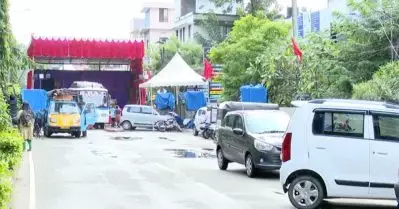 റോഡ് അടച്ചുള്ള സി.പി.ഐ.എം ഏരിയ സമ്മേളനത്തിനെതിരെ ഹൈക്കോടതിയില്‍ കോടതിയലക്ഷ്യ ഹരജി