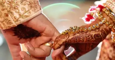 വിവാഹേതര ബന്ധത്തിന്റെ പേരില്‍ നഷ്ടപരിഹാരം നല്‍കാനാവില്ല: ഹൈക്കോടതി