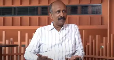 രതീഷ് പൊതുവാൾ പറഞ്ഞ ബഡ്ജറ്റ് ഇരട്ടിയായി, സൂപ്പർ ചിത്രത്തിന് വേണ്ടി ഞാനെടുത്ത റിസ്ക് വളരെ വലുതാണ്: സന്തോഷ് ടി. കുരുവിള