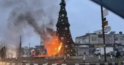 സിറിയയില്‍ ക്രിസ്മസ് ട്രീ അഗ്നിക്കിരയാക്കി; ന്യൂനപക്ഷങ്ങളെ സംരക്ഷിക്കണമെന്നാവശ്യപ്പെട്ട് പ്രതിഷേധം ശക്തമാവുന്നു