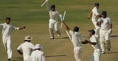 ഹാട്രിക് അടക്കം അരിഞ്ഞുവീഴ്ത്തിയത് പത്ത് വിക്കറ്റുകള്‍; ക്രിക്കറ്റ് ലോകത്തെ അമ്പരപ്പിച്ച് ഇന്ത്യന്‍ യുവതാരം