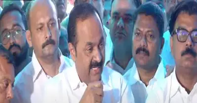 പണം വാങ്ങി വിറ്റ ഭൂമിയെങ്ങനെ വഖഫാകുമെന്ന് വി.ഡി. സതീശന്‍; കോണ്‍ഗ്രസ് നേതാക്കള്‍ മുനമ്പത്ത്