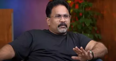രാജാവ് നഗ്‌നനാണെന്ന് ഒരാള്‍ വിളിച്ച് പറഞ്ഞാല്‍ അത് എനിക്ക് ഒക്കെയാണ്; അയാളുടെ റിവ്യൂ ഞാന്‍ ഉള്‍ക്കൊള്ളുന്നു: അജു വര്‍ഗീസ്