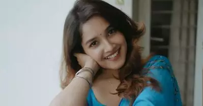 ഒരു പാമ്പ് മോളെ കടിക്കാൻ വരുന്നുണ്ട്, എങ്ങനെയാകും പേടി? അഞ്ച് സുന്ദരികളിൽ അഭിനയിച്ച ഓർമയിൽ അനിഖ