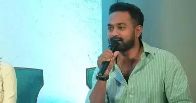 ഒറ്റക്ക് ഒരു സിനിമ തോളിലേറ്റാന്‍ കഴിയുന്ന നടി, രേഖാചിത്രത്തിലും അവര്‍ ഞെട്ടിച്ചു: ആസിഫ് അലി