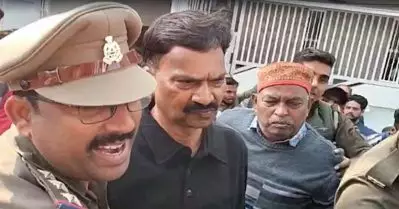 ബലാത്സംഗ കേസ്; വാര്‍ത്താസമ്മേളനത്തിനിടെ സീതാപൂര്‍ കോണ്‍ഗ്രസ് എം.പി അറസ്റ്റില്‍