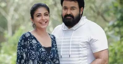 ലാലേട്ടന്‍ യൂത്തിന്റെ ഇടയിലേക്ക് ഇറങ്ങിവരും; ആദ്യം ഭയം തോന്നിയെങ്കിലും പെട്ടെന്ന് മാറി: ലിയോണ