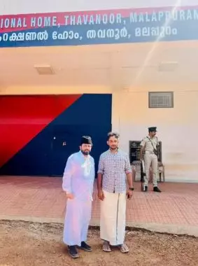 Youth League National Vice President Mueeinali Thangal in front of Tavanur Jail after visiting accused in Shibin murder case