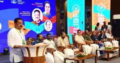 രാജ്യം ഭരിക്കുന്നവര്‍ ഒരു പുസ്തകം മാത്രമേ വായിച്ചിട്ടുള്ളൂ, അത് മനുസ്മൃതിയാണ്: പ്രകാശ് രാജ്