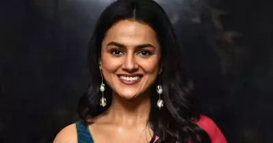എനിക്ക് വീണ്ടും കൂടെ അഭിനയിക്കണമെന്ന് ആഗ്രഹം തോന്നിയ തമിഴ് നടന്‍; അദ്ദേഹം വളരെ ഫ്രണ്ട്ലിയാണ്: ശ്രദ്ധ ശ്രീനാഥ്