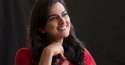 ആ നടനാണ് ഒപ്പമെങ്കില്‍ നമുക്ക് പടപടപ്പില്ലാതെ റിലാക്‌സായി അഭിനയിക്കാം: ശ്രദ്ധ ശ്രീനാഥ്