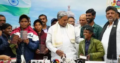 ഇനി ജനാധിപത്യത്തിന്റെ വഴി; മലയാളിയുള്‍പ്പടെ ആറ് മാവോയിസ്റ്റ് നേതാക്കള്‍ കര്‍ണാടകയില്‍ കീഴടങ്ങി