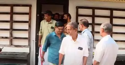 ആചാരങ്ങളില്‍ തിരുത്ത്; കുമ്പളം ലക്ഷ്മീനാരായണ ക്ഷേത്രത്തിനുള്ളില്‍ ഇനി പുരുഷന്മാര്‍ക്ക് ഷര്‍ട്ട് ധരിക്കാം