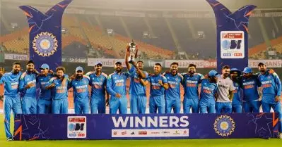 അവസാന പന്തില്‍ അര്‍ഷ്ദീപ് ഔട്ടായത് കൊണ്ട് മാത്രം കിട്ടിയ റെക്കോഡ്; പട്ടികയില്‍ ഒന്നാമത്