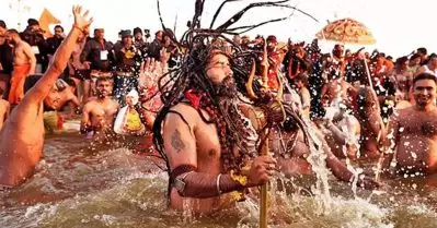 കുംഭമേളയിൽ കുളിക്കുന്ന സ്ത്രീകളുടെ നഗ്ന ചിത്രങ്ങൾ ടെലിഗ്രാമിൽ പ്രചരിപ്പിച്ചതായി ആരോപണം; അന്വേഷണം ആരംഭിച്ച് പൊലീസ്
