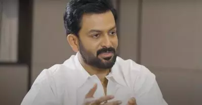 സ്‌ക്രിപ്റ്റിലുള്ള ഹ്യൂമര്‍ മാത്രമേ എനിക്ക് അഭിനയിച്ച് ഫലിപ്പിക്കാനാവൂ, ആ നടൻ അങ്ങനെയല്ല: പൃഥ്വിരാജ്