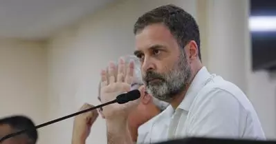 പ്രതിരോധത്തിലായി ബി.ജെ.പിയും തെരഞ്ഞെടുപ്പ് കമ്മീഷനും; കണക്കുകള്‍ക്ക് മറുപടിയില്ല; മാപ്പാവശ്യപ്പെട്ട് തലയൂരല്‍
