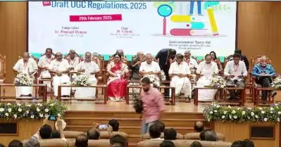 യു.ജി.സി കരട് നിര്‍ദേശങ്ങള്‍ ഫെഡറലിസത്തെ തകര്‍ക്കുന്നു, രാഷ്ട്രീയ യജമാനന്മാർക്കുവേണ്ടി ഗവർണർമാര്‍ രാഷ്ട്രീയം കളിക്കുന്നു: പിണറായി വിജയൻ