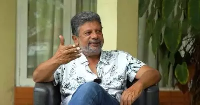 എന്റെ സ്‌ക്രിപ്റ്റ് മോഷ്ടിച്ച് അദ്ദേഹം സിനിമ ചെയ്തു, കഥയറിയാവുന്ന ഭരതേട്ടന്‍ പ്രിവ്യൂ കഴിഞ്ഞപ്പോള്‍ ചോദ്യം ചെയ്തു: വിജയ് മേനോന്‍