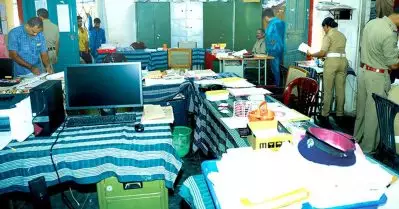 ട്രെയിന്‍ തട്ടി മരിച്ചയാളുടെ പേഴ്‌സില്‍ നിന്ന്‌ പണമെടുത്ത എസ്.ഐക്ക് സസ്‌പെന്‍ഷന്‍