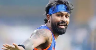 ആദ്യ പന്തില്‍ ആധിപത്യം ഉറപ്പിച്ച് കുംഫു പാണ്ഡ്യ; ഈ സിംഹാസനം ഇവന് മാത്രം!