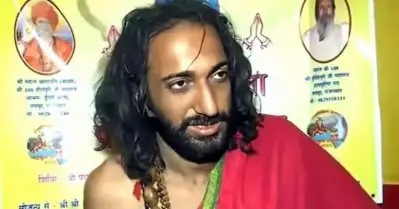 കഞ്ചാവ് കേസില്‍ പിടിയിലായി ഐ.ഐ.ടി ബാബ; കൈവശമുണ്ടായിരുന്നത് കഞ്ചാവല്ല പ്രസാദമെന്ന് മൊഴി