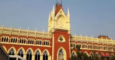 ബംഗാളിലെ മോട്ടബാരിയിൽ വർഗീയ കലാപവും തീവെപ്പും; ആക്ഷൻ റിപ്പോർട്ട് തേടി കൊൽക്കത്ത ഹൈക്കോടതി