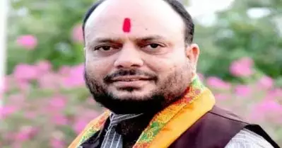സ്ത്രീകൾ ലിപ്സ്റ്റിക്കിനൊപ്പം കത്തിയും മുളകുപൊടിയും കരുതുക; വിവാദ പ്രസ്താവനയുമായി മഹാരാഷ്ട്ര മന്ത്രി