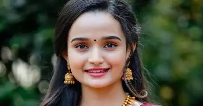 ആ സിനിമയുടെ സെറ്റില്‍ എനിക്ക് പ്രിവിലേജ് ഉണ്ടായിരുന്നു: മീനാക്ഷി അനൂപ്