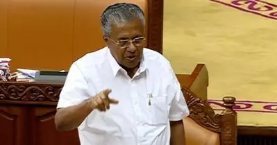 ക്രൈസ്തവ ഭവനങ്ങളില്‍ കേക്കും സൗഹാര്‍ദച്ചിരിയുമായി കയറിയിറങ്ങുന്ന കൂട്ടര്‍ തന്നെയാണ് കന്യാസ്ത്രീകളെ വേട്ടയാടുന്നത്: പിണറായി വിജയന്‍