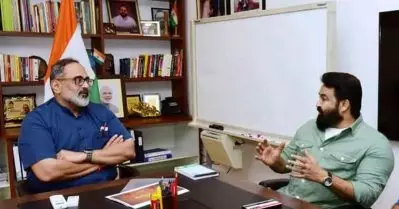 എമ്പുരാന്‍ കാണുമെന്ന് രാജീവ് ചന്ദ്രശേഖര്‍; സ്വന്തം പ്രസ്ഥാനത്തെയിട്ട് കൊട്ടാന്‍ നില്‍ക്കരുതെന്ന് സംഘപരിവാര്‍ അനുകൂലികള്‍