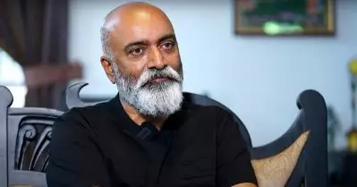100 കോടി ക്ലബ്ബിൽ കയറി എന്ന് പറയുന്നതിൽ നേട്ടം അവർക്ക് മാത്രമാണ്: സന്തോഷ് ദാമോദരൻ