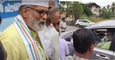 രാജ്യത്തിന്റെ ആത്മാവിനെ ബാധിച്ച ക്യാന്‍സറാണ് ആര്‍.എസ്.എസെന്ന പരാമര്‍ശത്തില്‍ നെയ്യാറ്റിൻകരയിൽ തുഷാര്‍ ഗാന്ധിയെ തടഞ്ഞ് സംഘപരിവാര്‍ പ്രവര്‍ത്തകര്‍