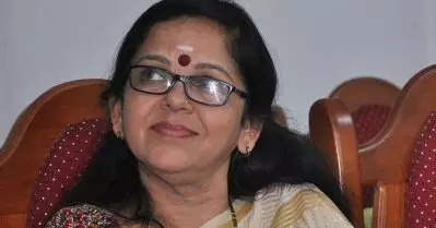 രതിനിര്‍വ്വേദം കണ്ടാണോ നാട്ടിലെ ആണ്‍കുട്ടികളില്‍ ആരെങ്കിലുമൊക്കെ കുടുംബത്തിലെ മുതിര്‍ന്ന ചേച്ചിമാരെ കാമിച്ചു തുടങ്ങിയത്? എസ്. ശാരദക്കുട്ടി