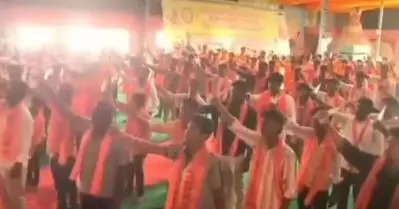 ‘ഹിന്ദുത്വം സംരക്ഷിക്കാൻ’ ത്രിശൂലം വിതരണം ചെയ്ത് വിശ്വ ഹിന്ദു പരിഷത്ത്