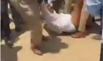 അംബേദ്കർ ജയന്തി ദിനത്തിൽ ഹൈദരാബാദിൽ ദളിത് തൊഴിലാളിയെ അർദ്ധനഗ്നയാക്കി വലിച്ചിഴച്ച് പൊലീസ്