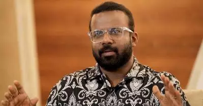എങ്കെ പാത്താലും നീ, ഓണം ക്ലാഷിനെത്തുന്ന പടങ്ങളില്‍ നിറസാന്നിധ്യമായി ജേക്‌സ്