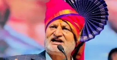 കർഷകർക്ക് സർക്കാർ നൽകുന്ന വായ്പ അവർ വിവാഹം നടത്താൻ ഉപയോഗിക്കുന്നു: വിവാദ പരാമർശത്തിൽ ഖേദ പ്രകടനവുമായി മഹാരാഷ്ട്ര കൃഷി മന്ത്രി