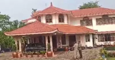 കോട്ടയത്ത് ദമ്പതികള്‍ വീടിനുള്ളില്‍ മരിച്ച നിലയില്‍; കൊലപാതകമെന്ന് സംശയിച്ച് പൊലീസ്